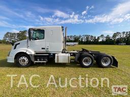 2013 Volvo VNL Single Bunk Sleeper Truck