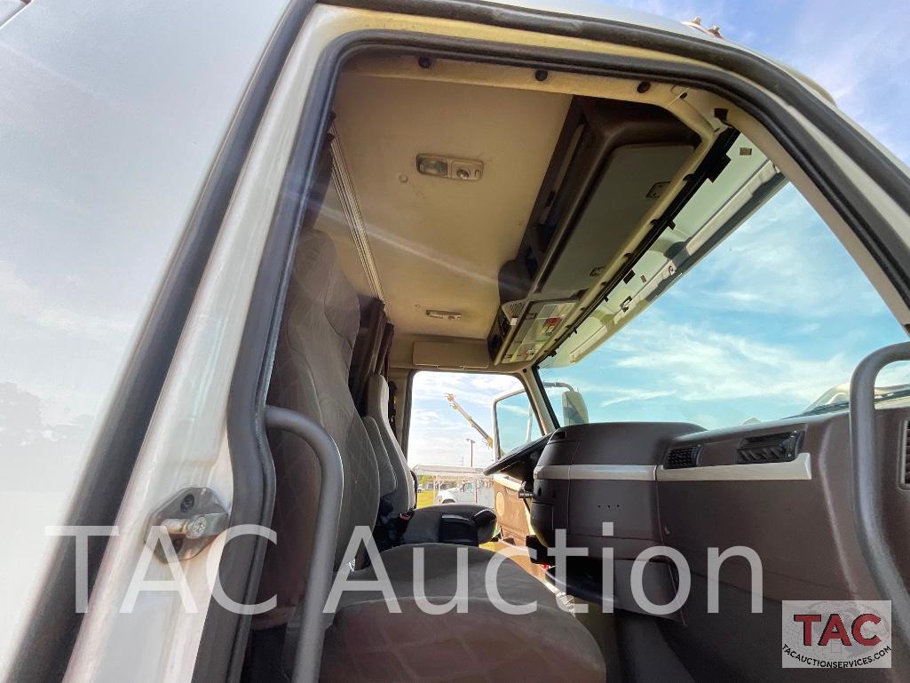 2013 Volvo VNL Single Bunk Sleeper Truck
