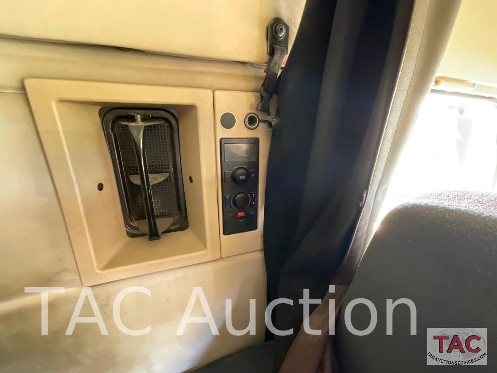 2013 Volvo VNL Single Bunk Sleeper Truck