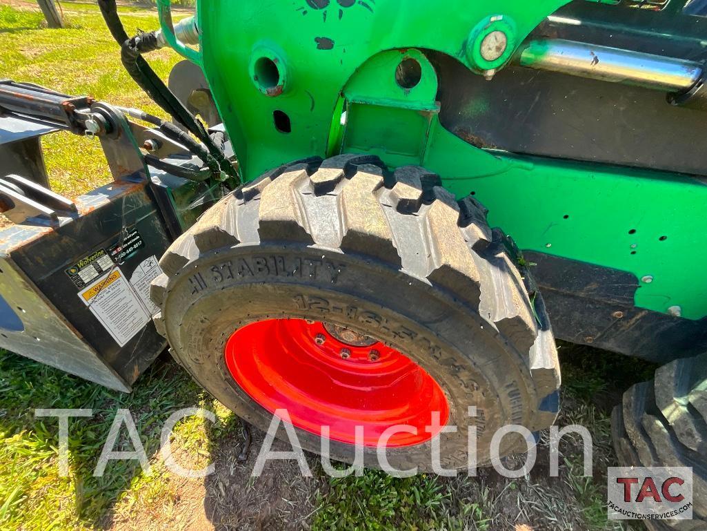 2017 Bobcat S550 Skid Steer with Grapple Bucket
