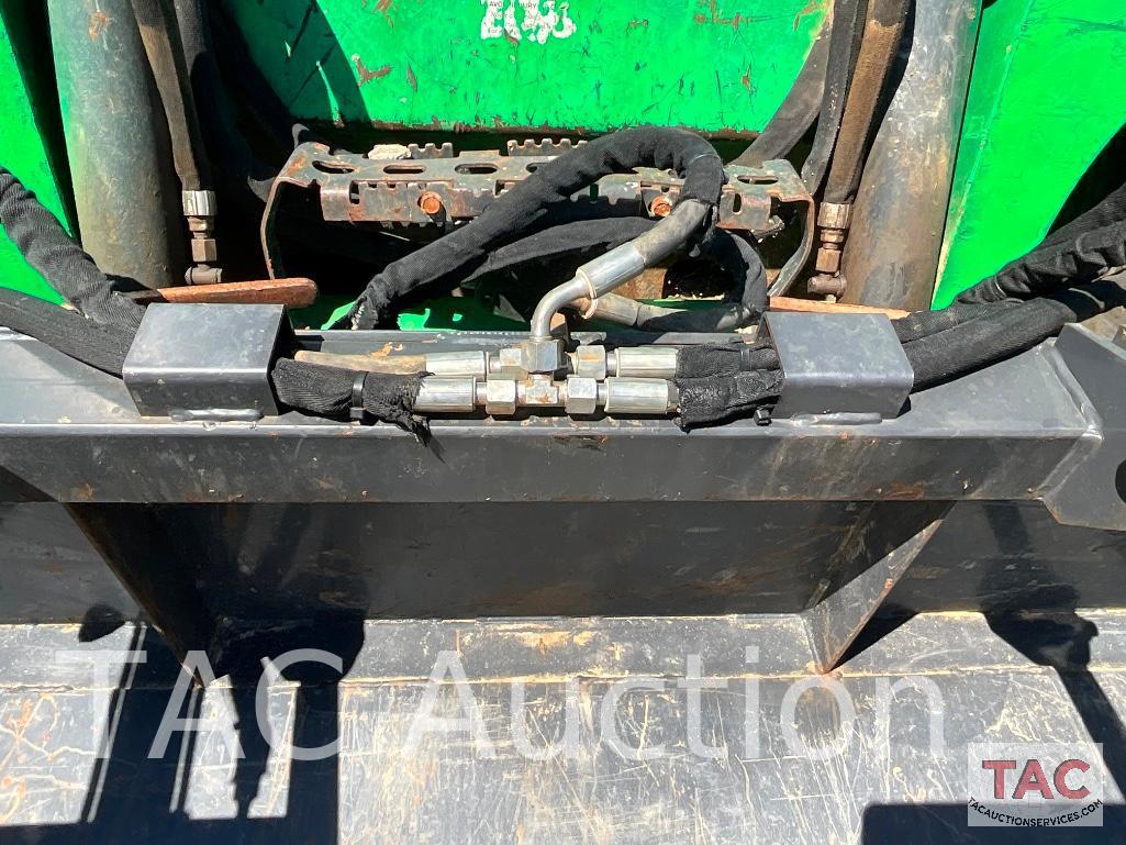2017 Bobcat S550 Skid Steer with Grapple Bucket