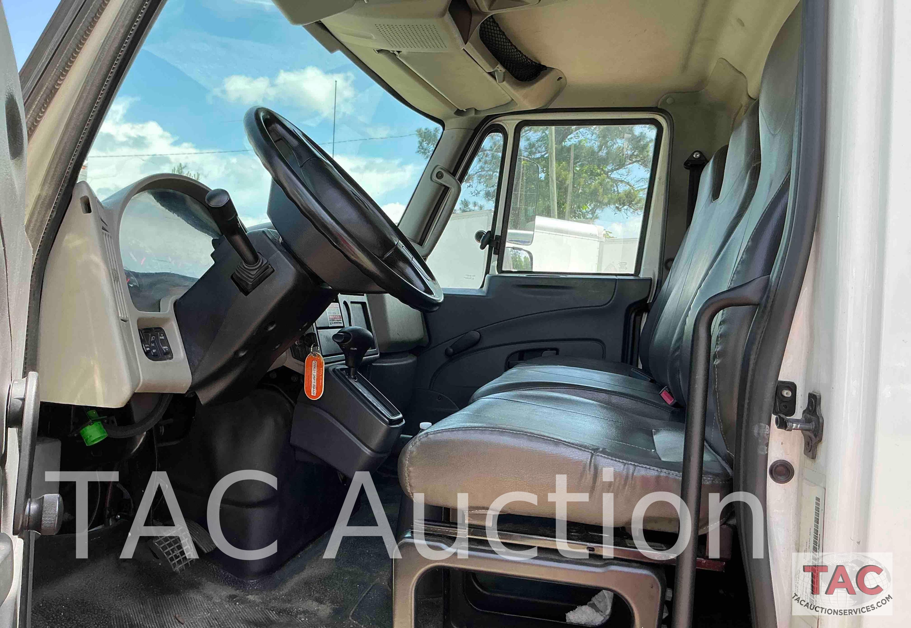2017 International Durastar 4300 26ft Box Truck