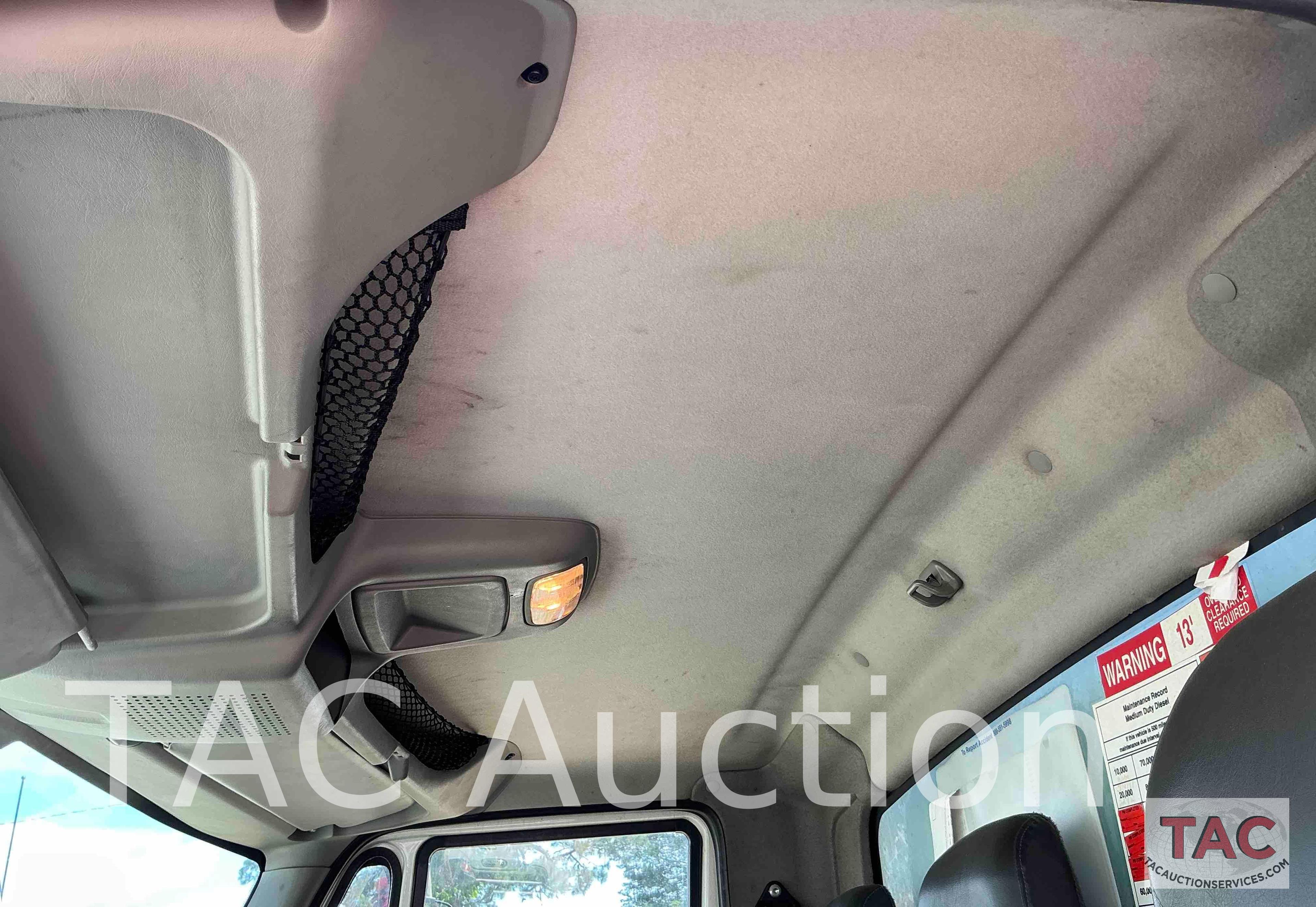 2017 International Durastar 4300 26ft Box Truck