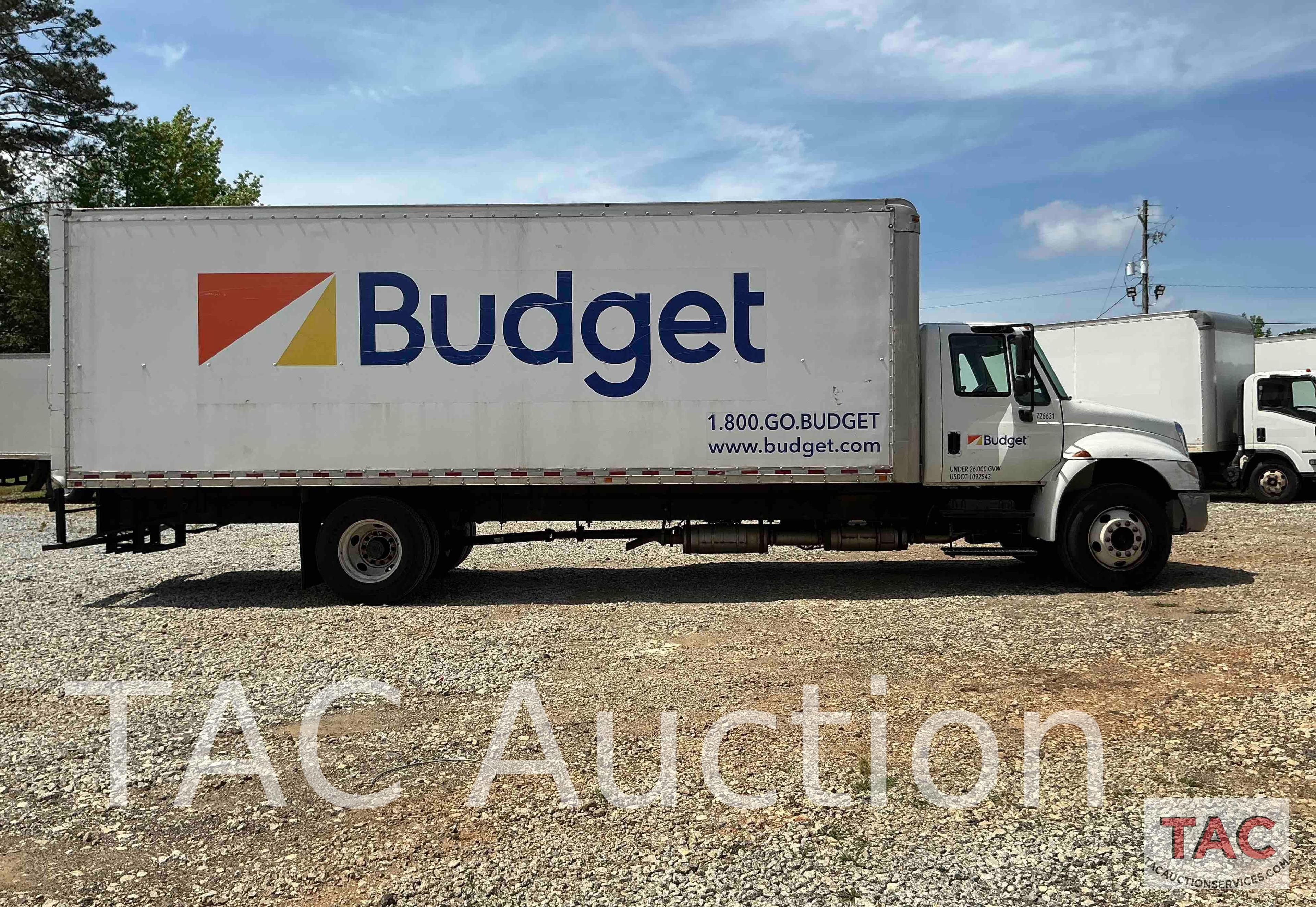 2017 International Durastar 4300 26ft Box Truck