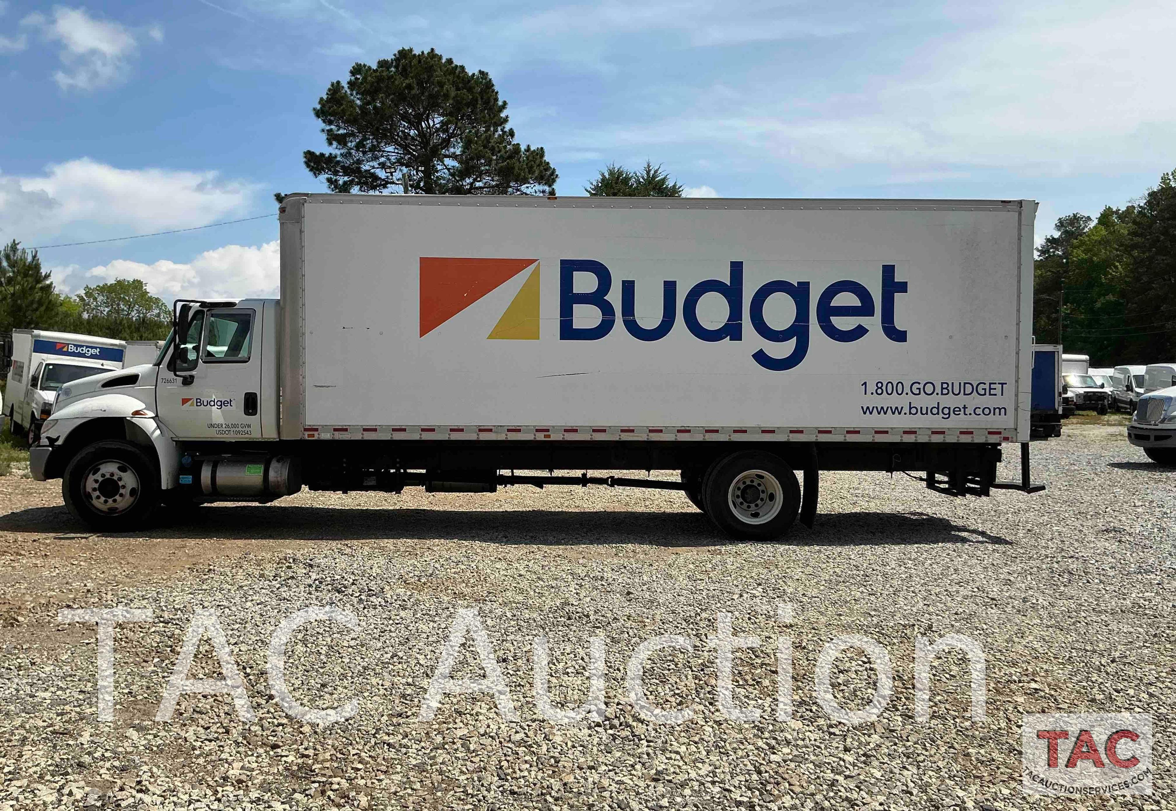 2017 International Durastar 4300 26ft Box Truck