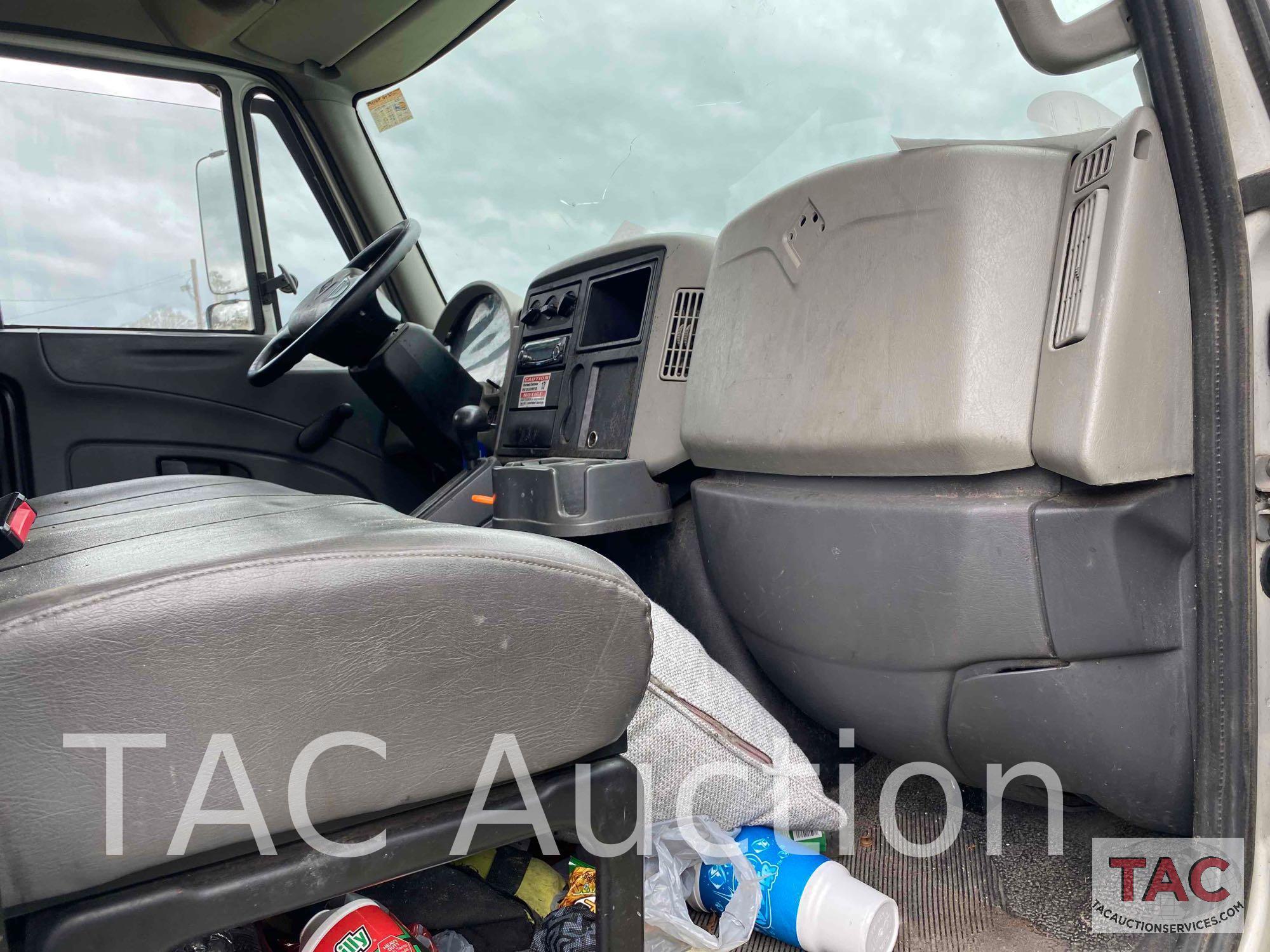 2017 International Durastar 4300 26ft Box Truck