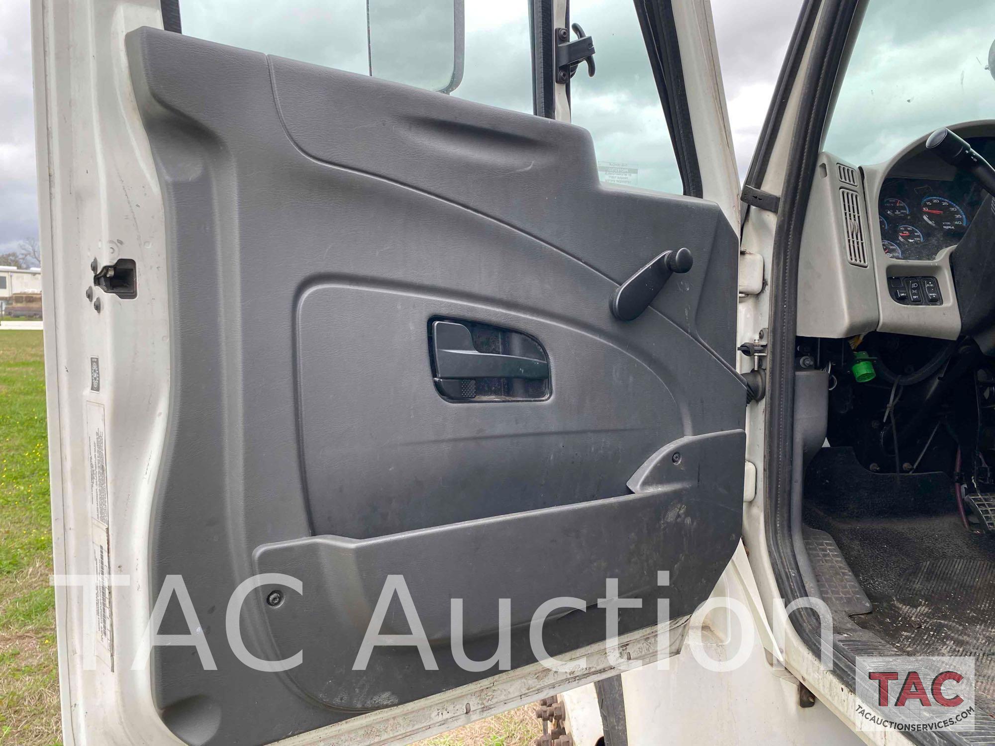 2017 International Durastar 4300 26ft Box Truck