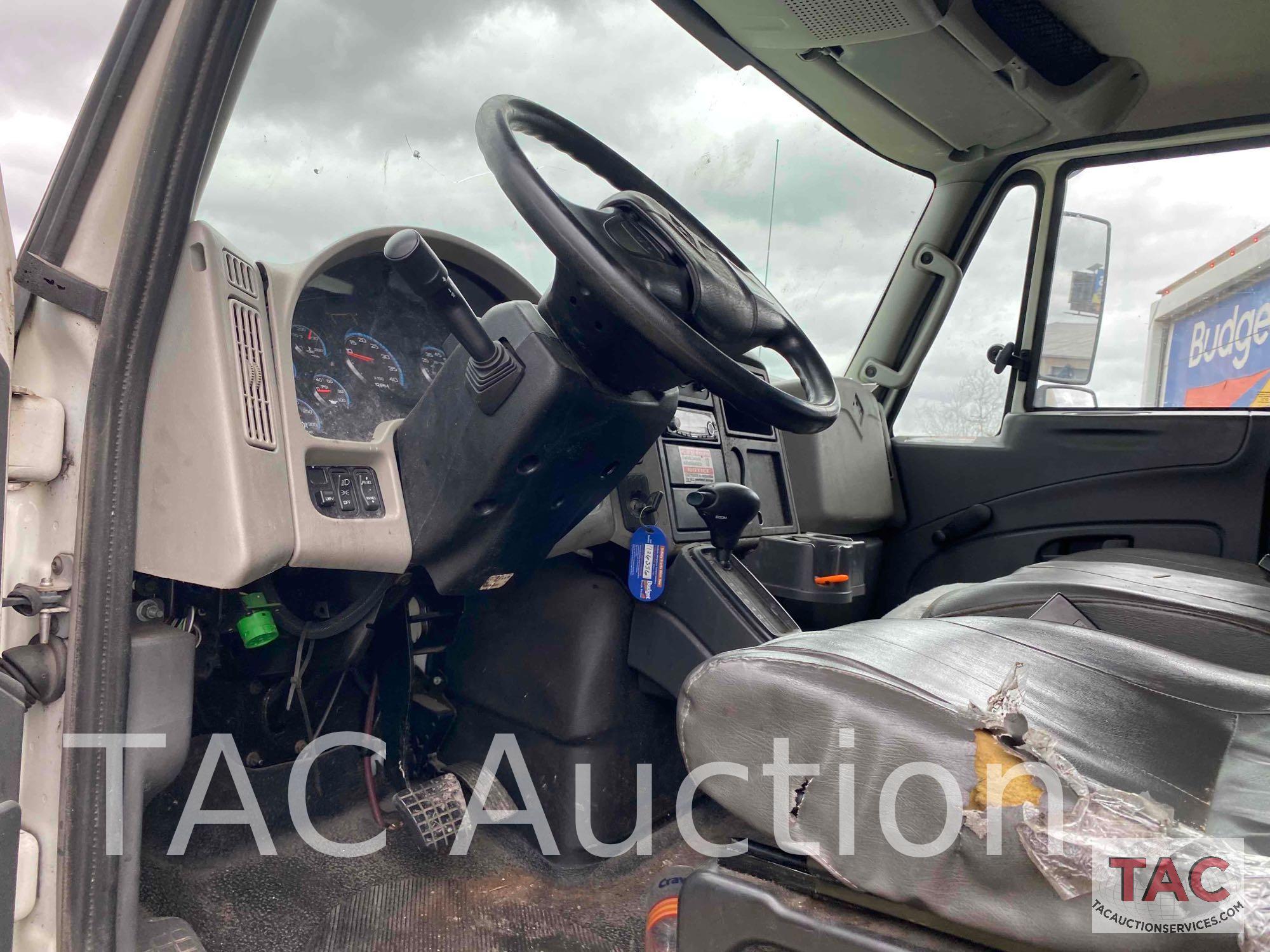 2017 International Durastar 4300 26ft Box Truck