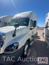 2016 Freightliner Cascadia 125 Double Sleeper Truck