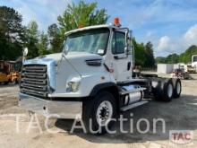 2014 Freightliner 114SD Day Cab Truck
