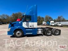 2015 Volvo Day Cab Truck