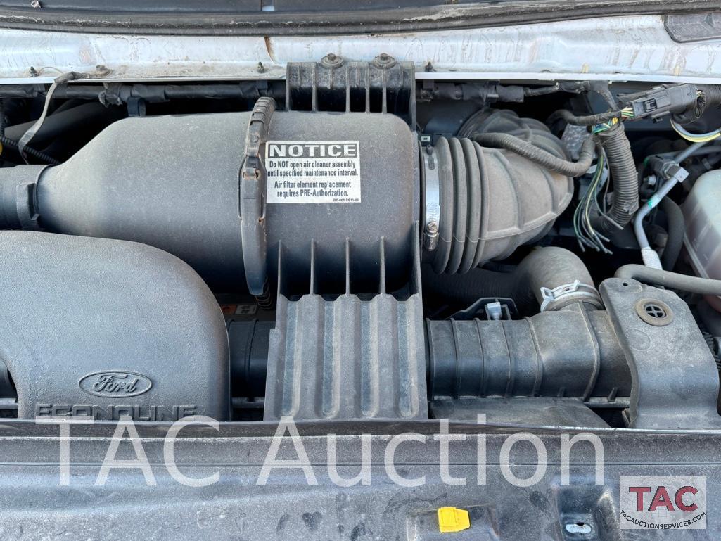 2016 Ford E-350 16ft Box Truck