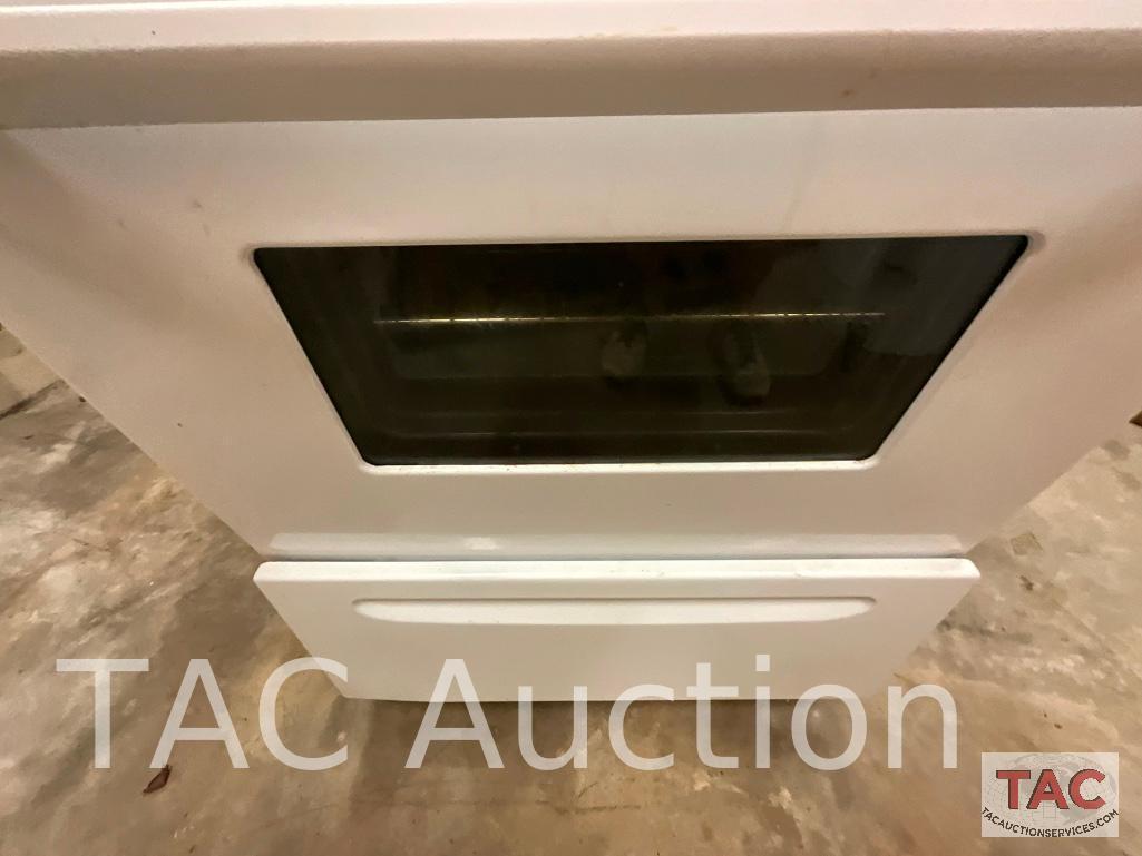 Frigidaire Stove