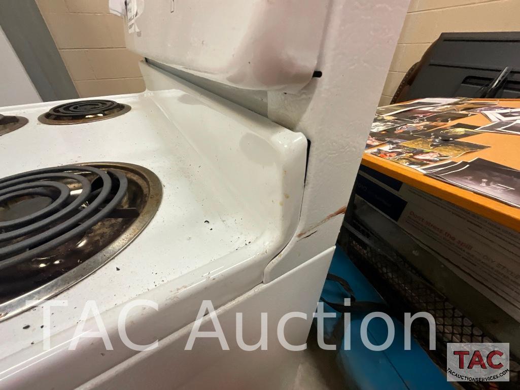 Frigidaire Stove