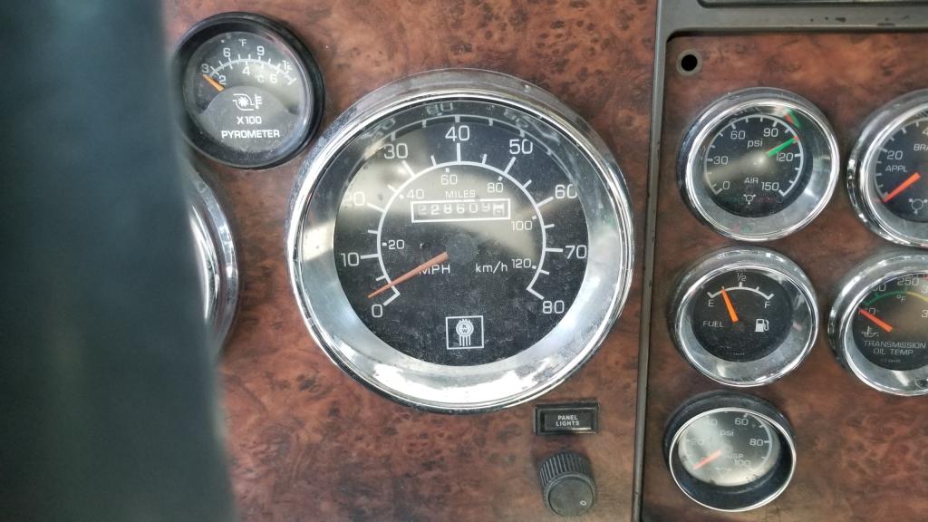 2005 Kenworth T800 Tractor