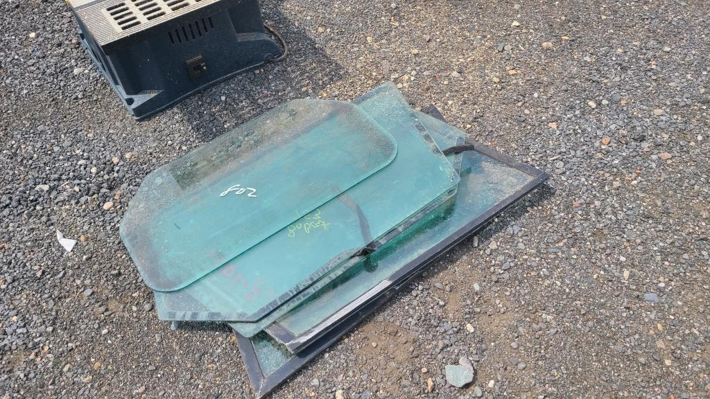 Bobcat Skidsteer Glass