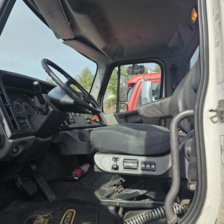2013 Freightliner Tractor