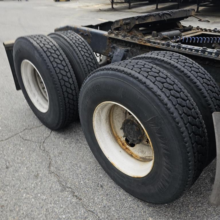 Freightliner Tractor