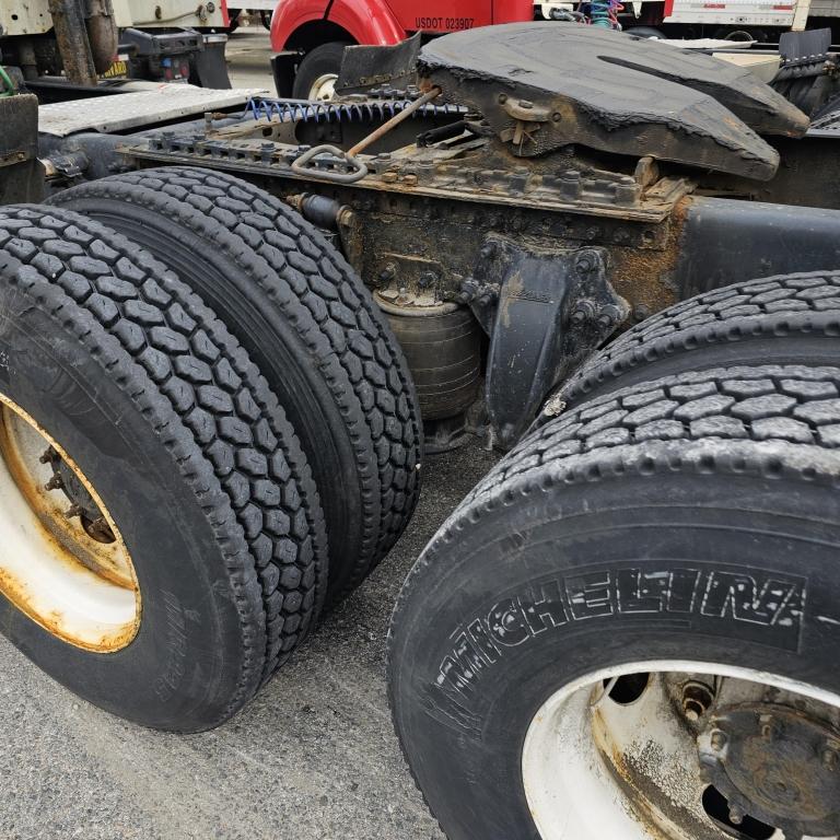 Freightliner Tractor