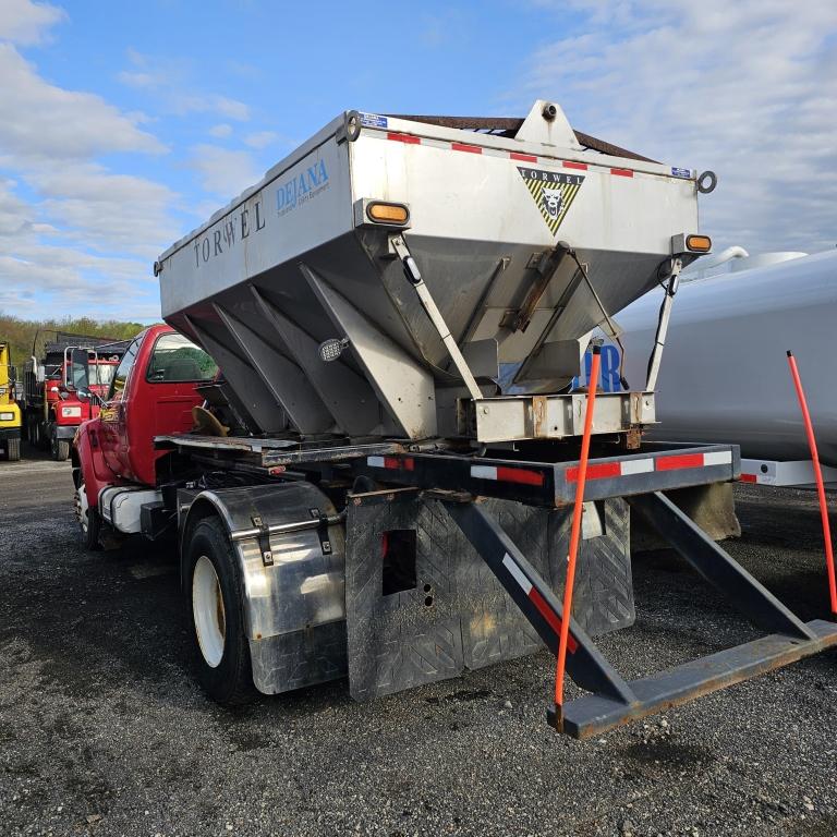 2001 Ford Sander Truck