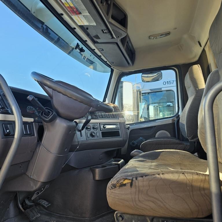 2015 Volvo Vnm Tractor