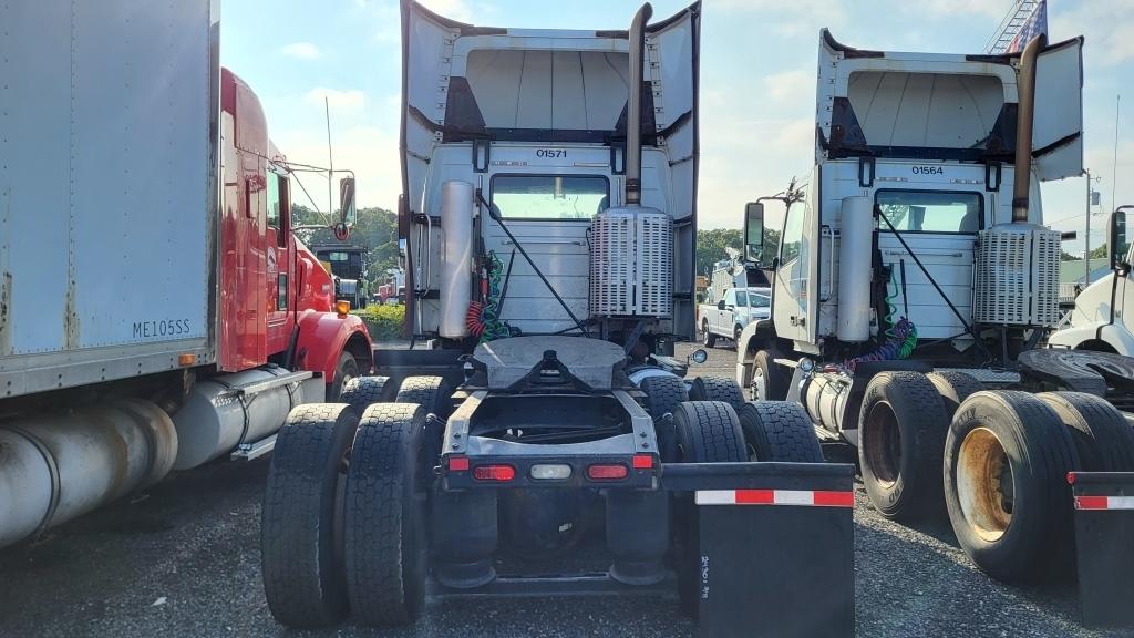 2015 Volvo Vnm Road