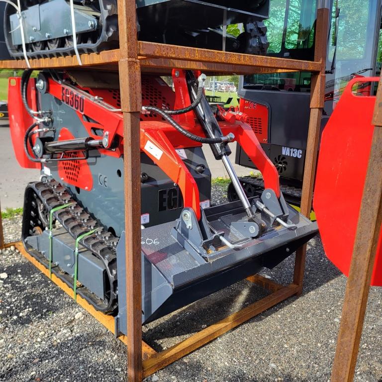 Eg360 mini skid steer loader