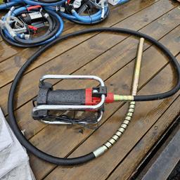 Mustang Concrete Vibrator