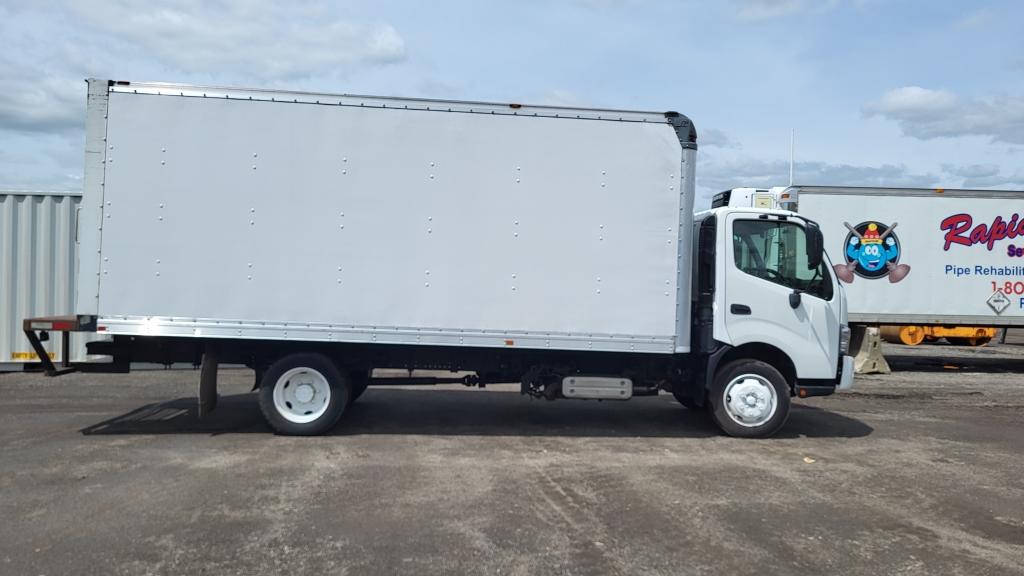 2018 Hino Box Truck