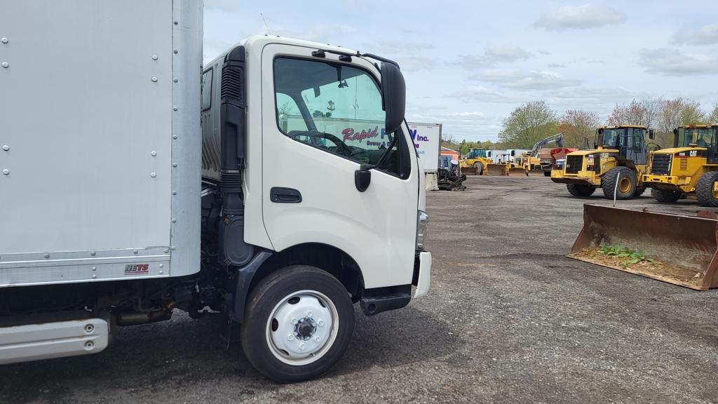 2017 Hino Box Truck