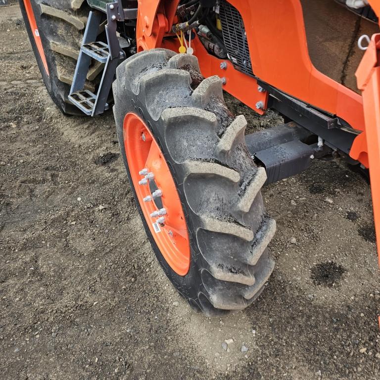 2017 KUBOTA M7060D TRACTOR