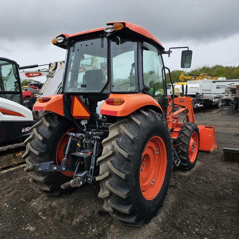 2017 KUBOTA M7060D TRACTOR