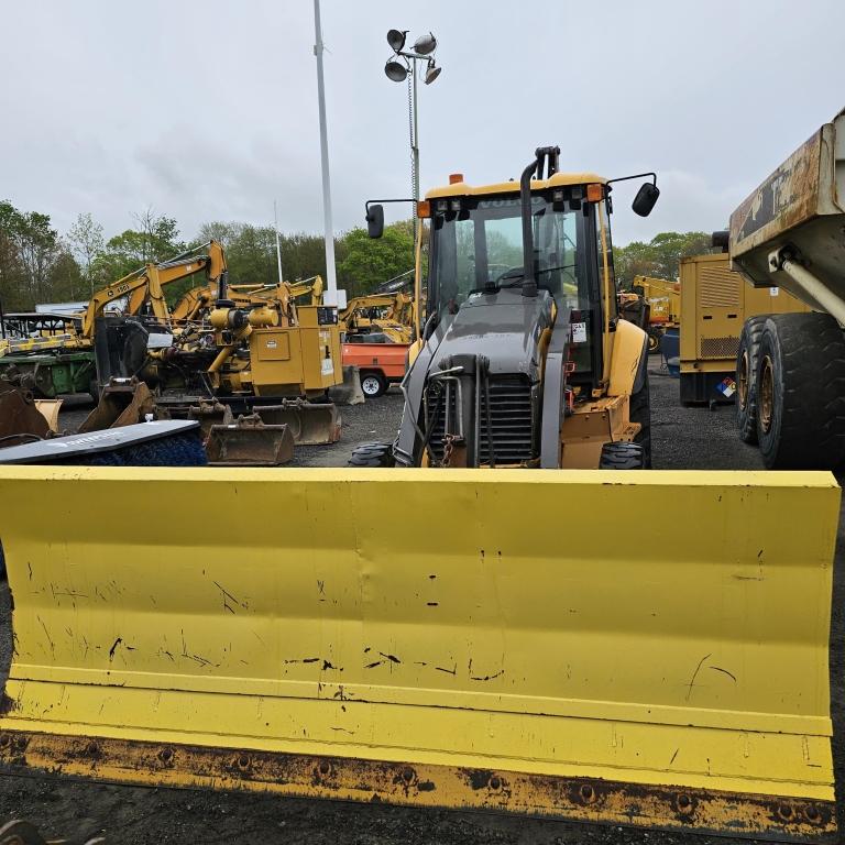 Volvo BL60B Backhoe with plow