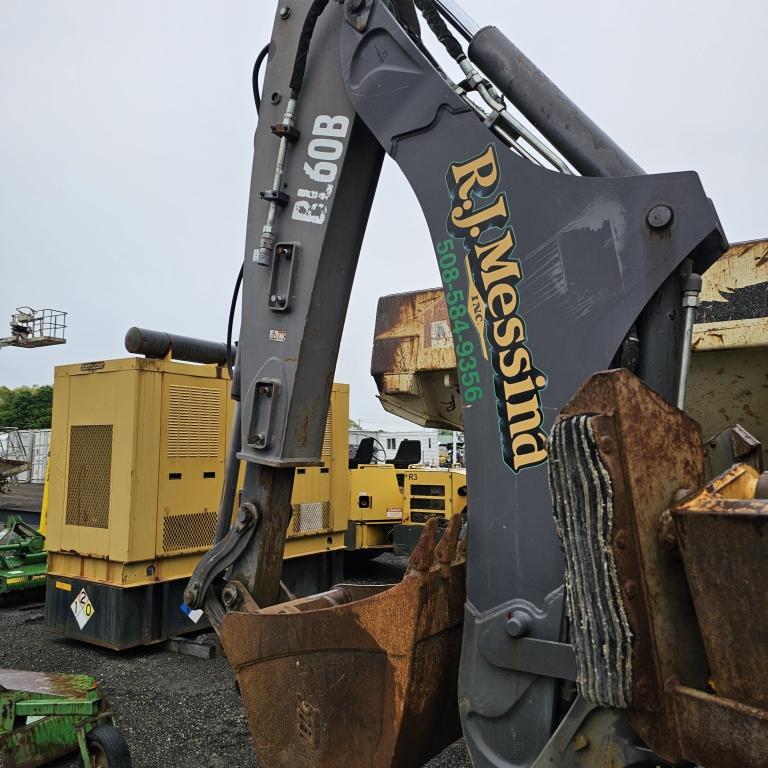 Volvo BL60B Backhoe with plow