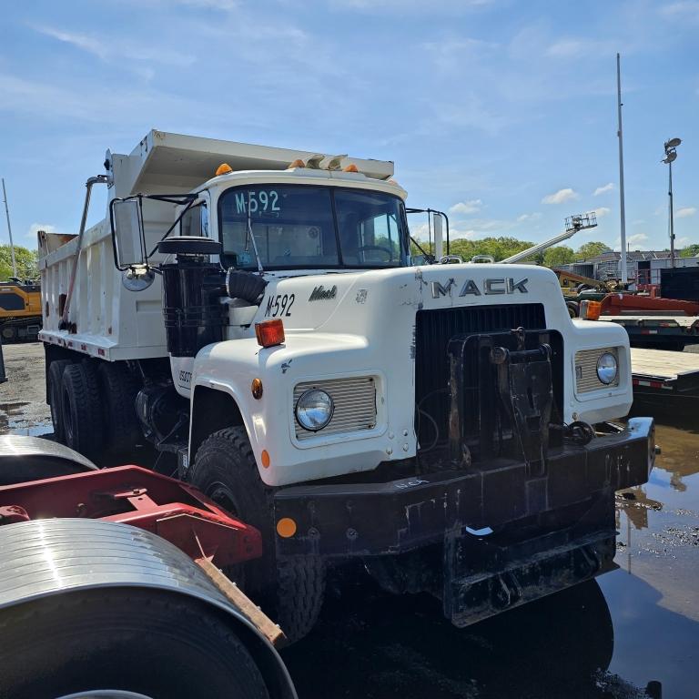 1988 Mack 10 Wheel Dump Truck