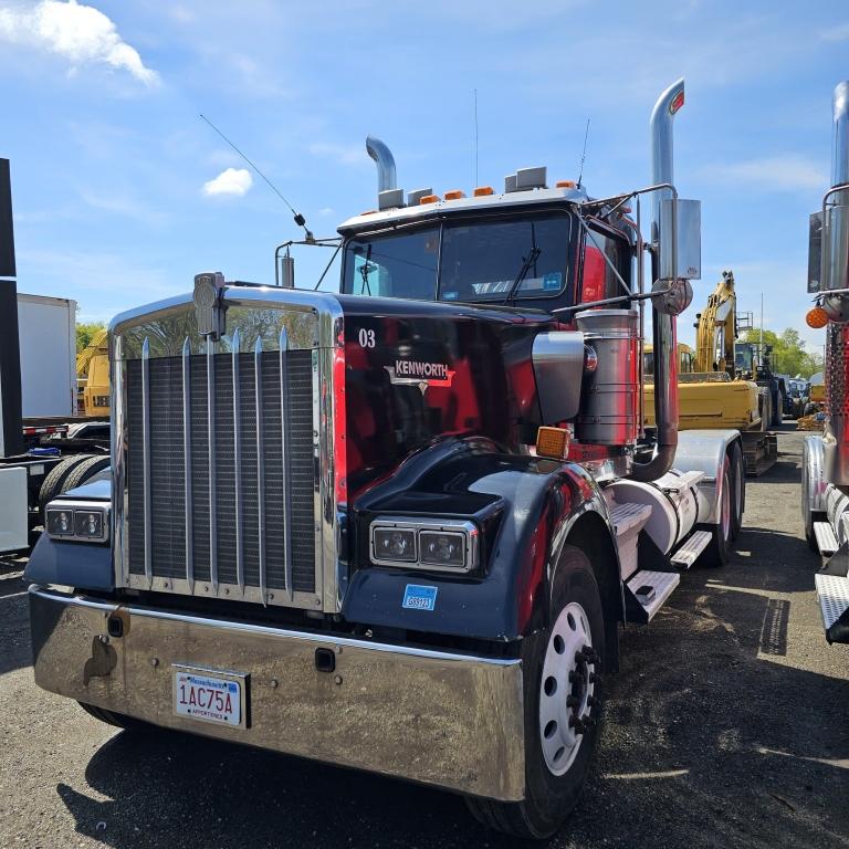 2000 Kenworth W900 sleeper Tractor