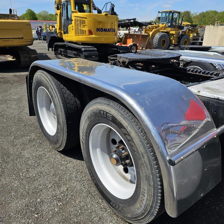 2000 Kenworth W900 sleeper Tractor