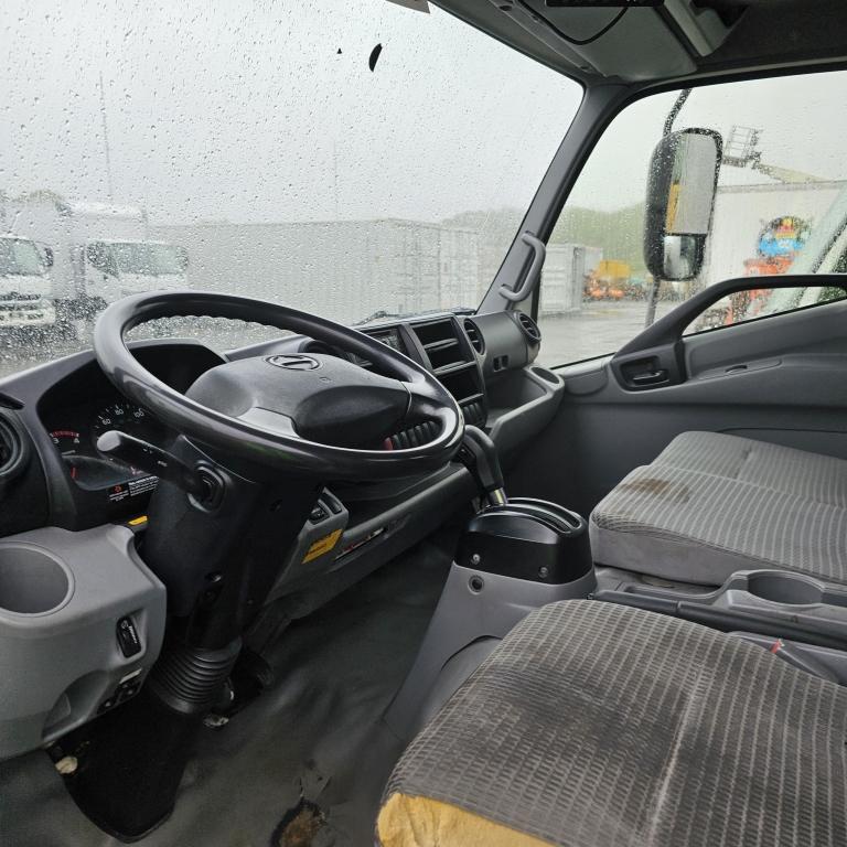 2016 Hino Box Truck