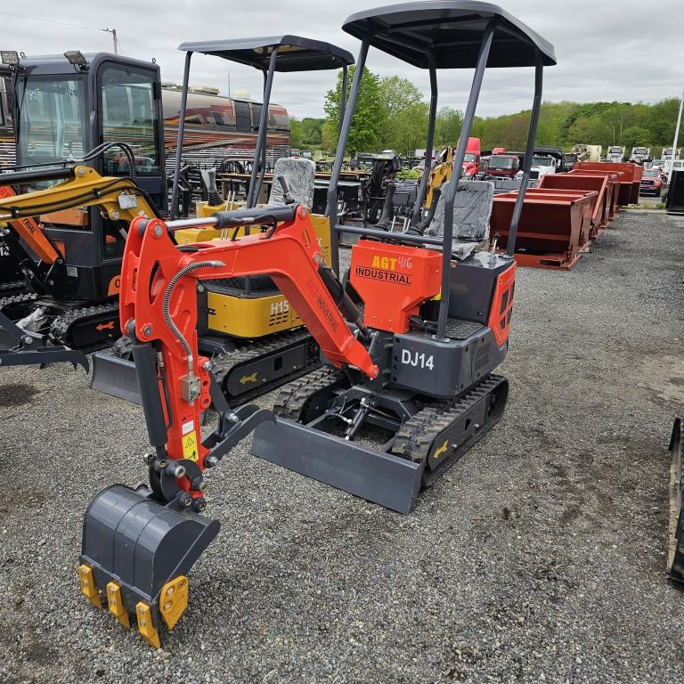 AGT Industrial DJ14 Mini Excavator