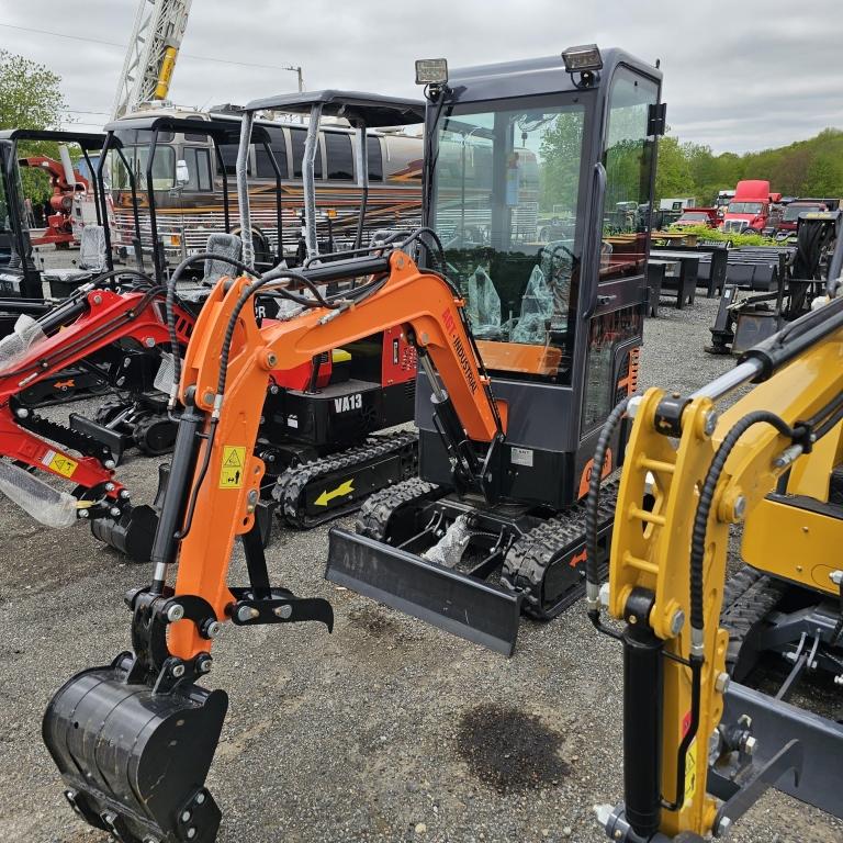 AGT Industrial QH13R Mini Excavator