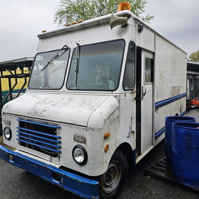 1988 Ford E350 Box Van