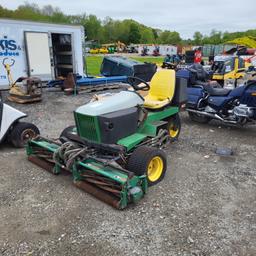 John deere lawn tractor