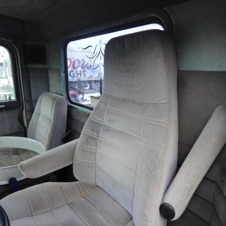 1987 Peterbilt Tractor