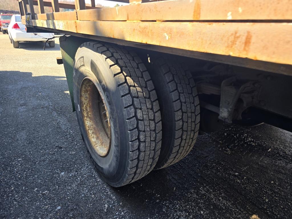 2002 Freightliner Fl70 Rack Body With Crane