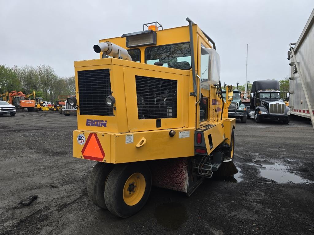 2004 Elgin Pelican Series P Sweeper