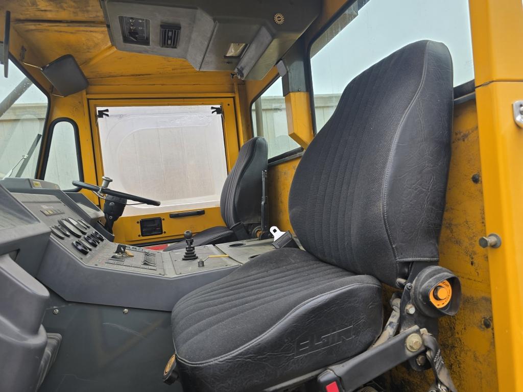 2004 Elgin Pelican Series P Sweeper