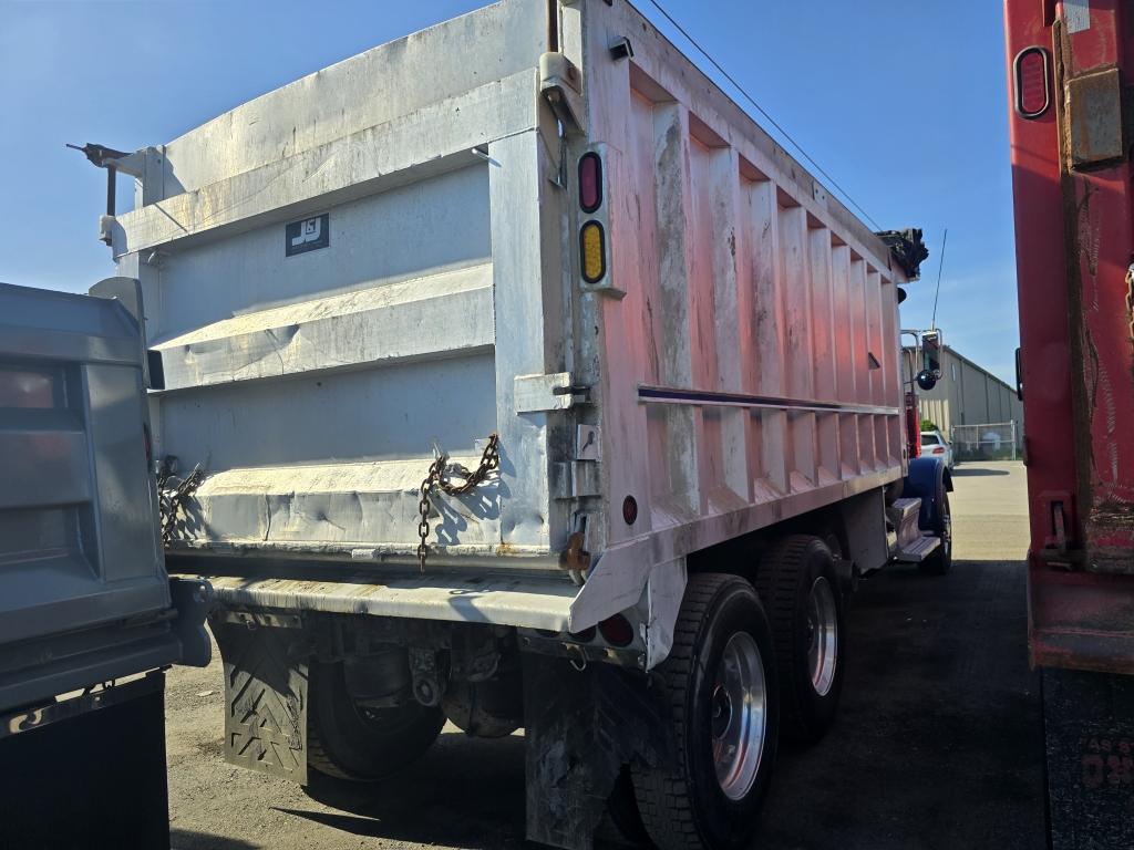 2018 Peterbilt 389 Dump Truck