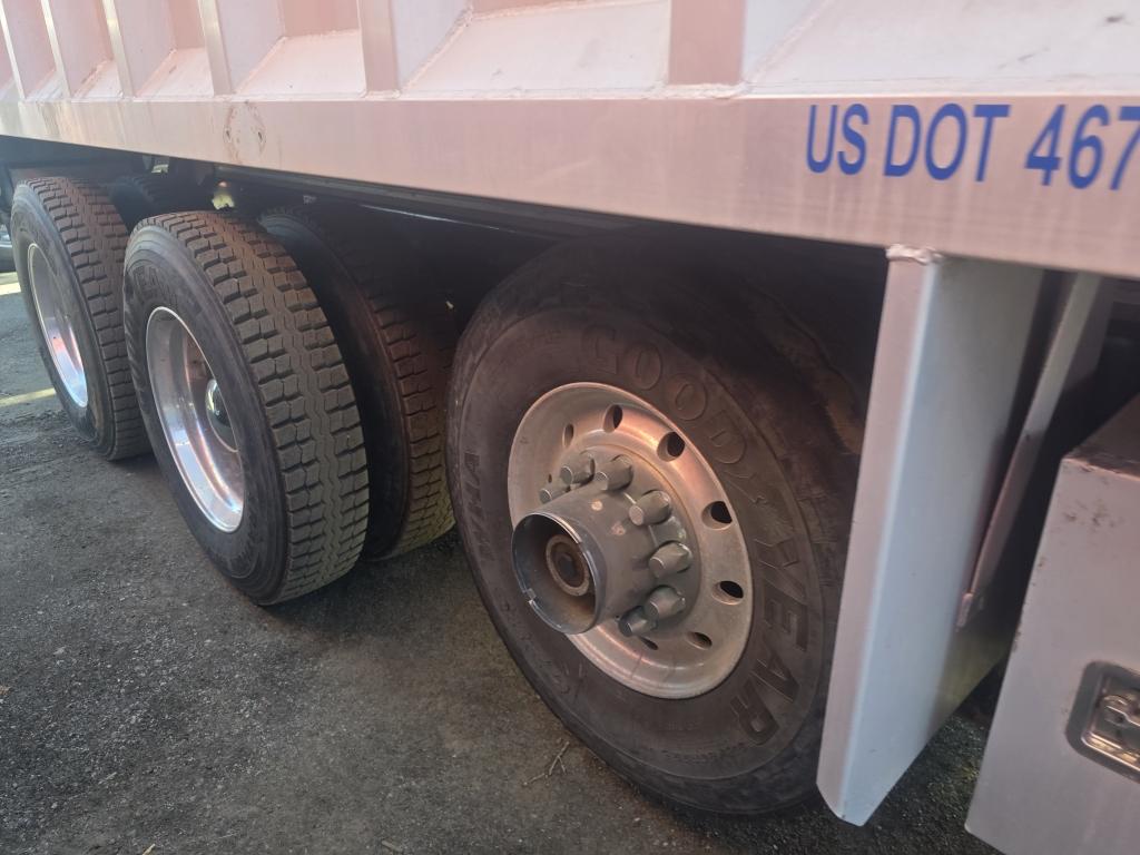 2018 Peterbilt 389 Dump Truck