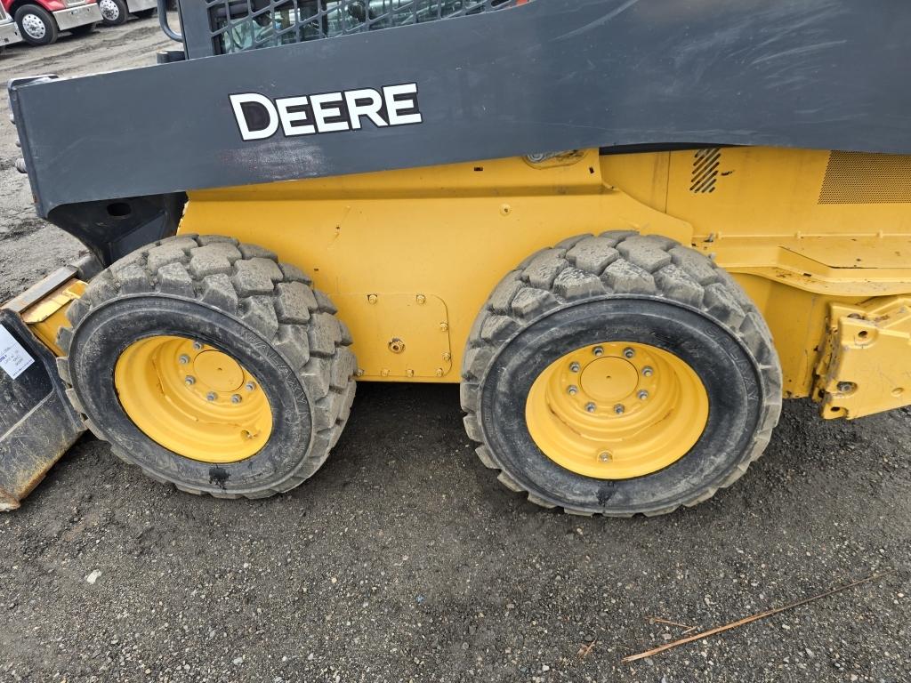 2023 John Deere 324g Skidsteer