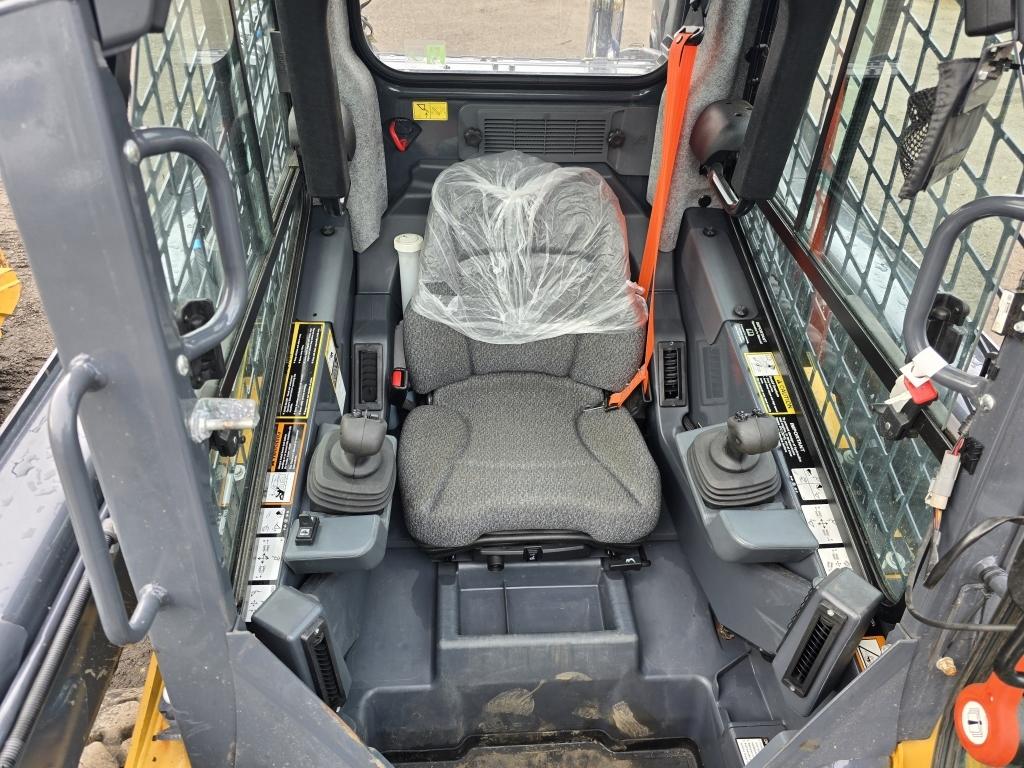 2023 John Deere 324g Skidsteer
